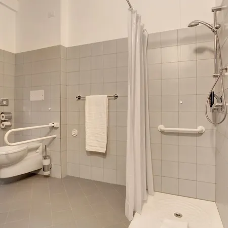 Hostal Meininger Garibaldi