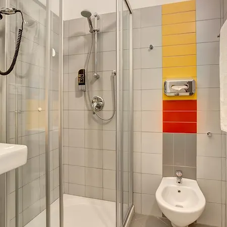 Hostal Meininger Garibaldi Milán