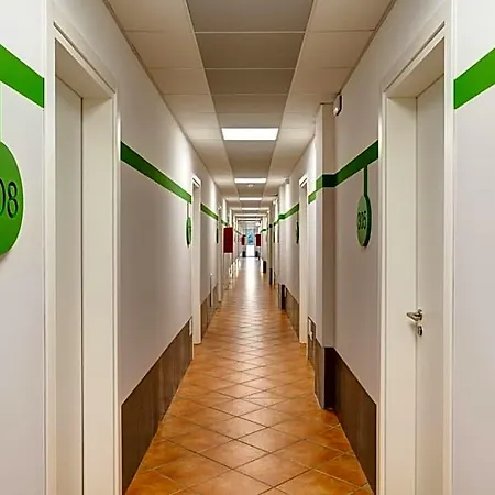 Hostel Meininger Garibaldi Milan