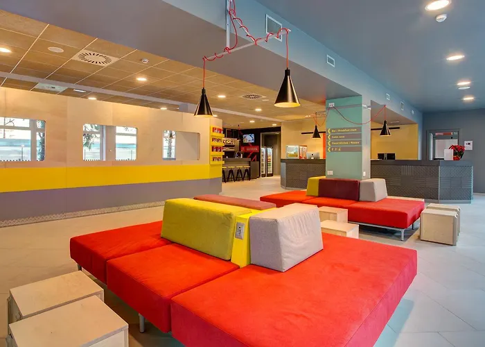 Meininger Garibaldi Hostel