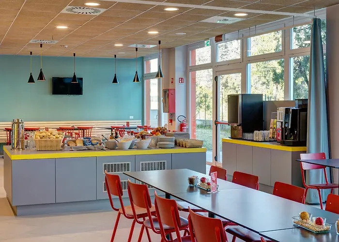 Hostel Meininger Garibaldi *