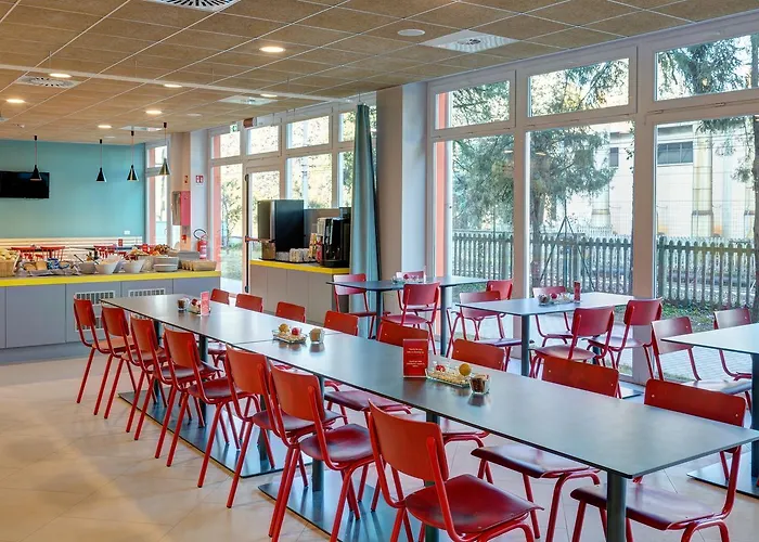 Meininger Garibaldi Hostel Milánó