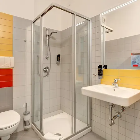 Meininger Garibaldi Hostel