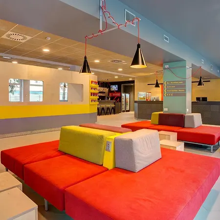 Meininger Garibaldi Hostel
